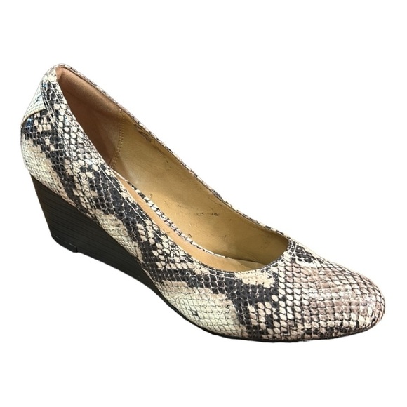 Clark's Collection Soft Cushion Beige & Brown Snake Print Brielle Wedge Pumps 9 - Picture 6 of 11